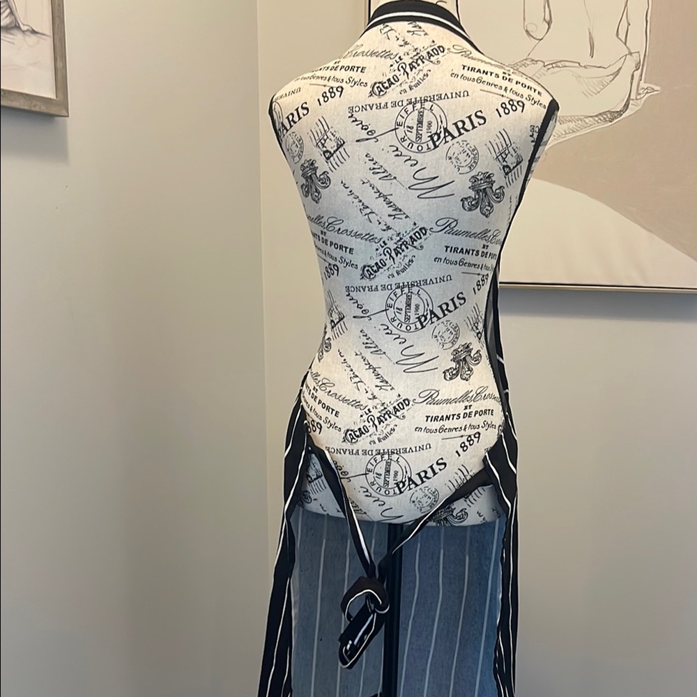 Striped Apron - Picture 6 of 8